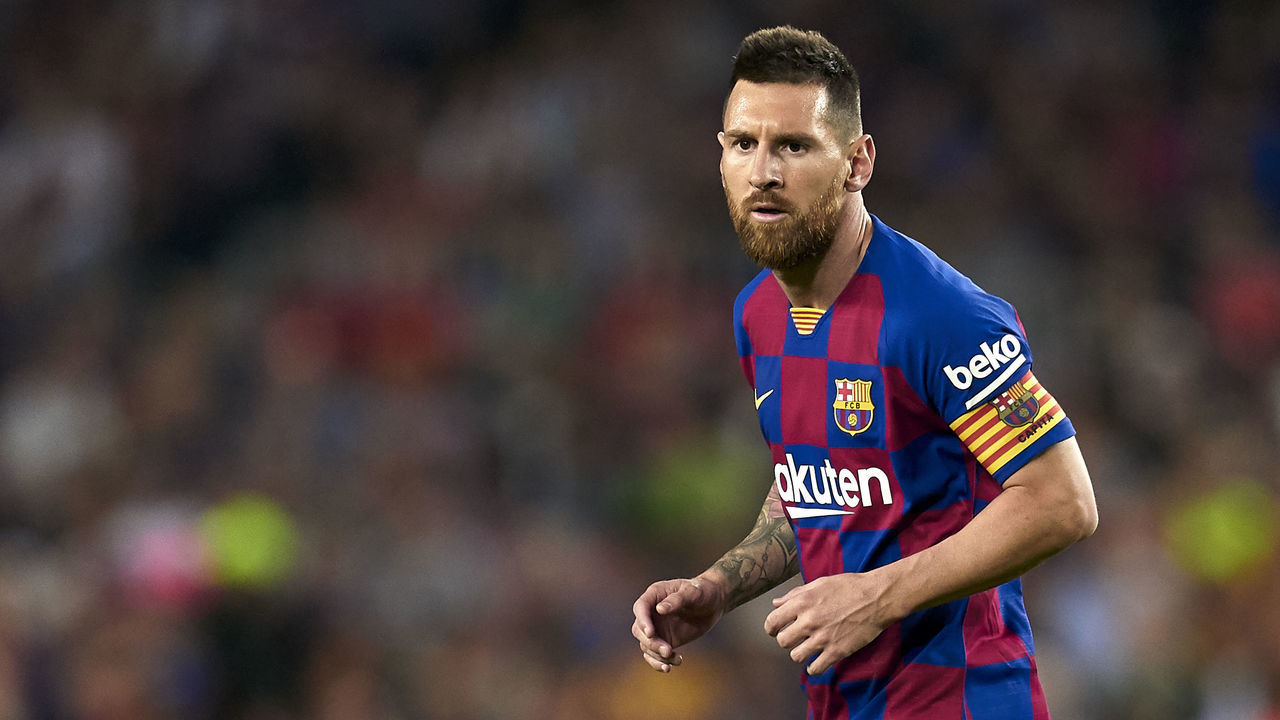 BARCELONA, SPAIN - SEPTEMBER 24: Lionel Messi of FC Barcelona looks on during the Liga match between FC Barcelona and Villarreal CF at Camp Nou on September 24, 2019 in Barcelona, Spain.