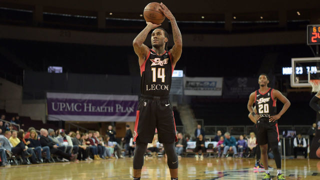 ERIE, PA - MARCH 10: Cat Barber #14 of the Erie BayHawks shoots a free throw against the Capital City Go-Go at the Erie Insurance Arena on MARCH 8, 2019 in Erie, Pennsylvania. NOTE TO USER: User expressly acknowledges and agrees that, by downloading and/or using this Photograph, user is consenting to the terms and conditions of the Getty Images License Agreement. Mandatory Copyright Notice: Copyright 2019 NBAE