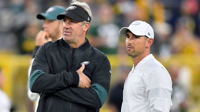 GREEN BAY, WISCONSIN - SEPTEMBER 26: Head coach Matt LaFleur of the Green Bay Packers and head coach Doug Pederson of the Philadelphia Eagles discuss before the game at Lambeau Field on September 26, 2019 in Green Bay, Wisconsin.