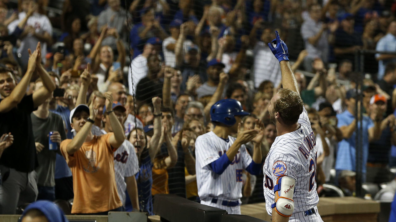NEW YORK, NEW YORK - SEPTEMBER 28: Pete Alonso #20 of the New York Mets salutes the crowd after his third inning home run against the Atlanta Braves at Citi Field on September 28, 2019 in New York City. The home run was Alonso's 53rd of the season, breaking Aaron Judge's rookie record.