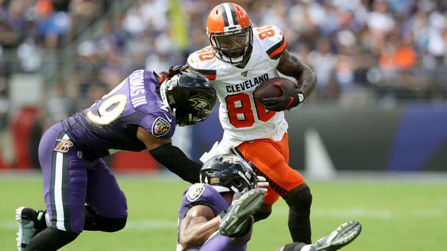 BALTIMORE, MARYLAND - SEPTEMBER 29: Wide receiver Jarvis Landry #80 of the Cleveland Browns runs with the ball past free safety Earl Thomas #29 of the Baltimore Ravens during the first quarter of the game against the Baltimore Ravens at M&T Bank Stadium on September 29, 2019 in Baltimore, Maryland.