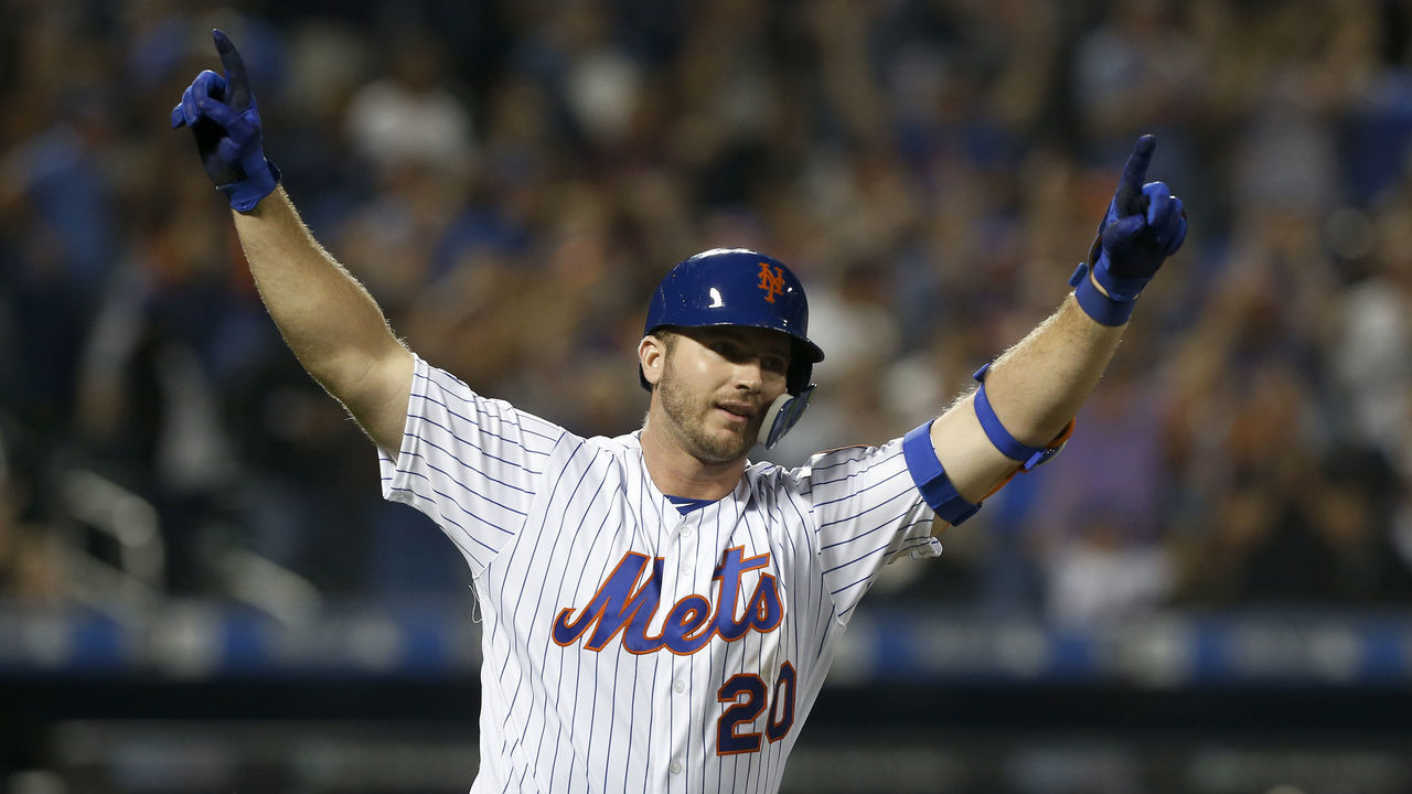 NEW YORK, NEW YORK - SEPTEMBER 28: Pete Alonso #20 of the New York Mets celebrates his third inning home run against the Atlanta Braves as he runs the bases at Citi Field on September 28, 2019 in New York City. The Mets defeated the Braves 3-0. The home run was Alonso's 53rd of the season setting a new rookie record.