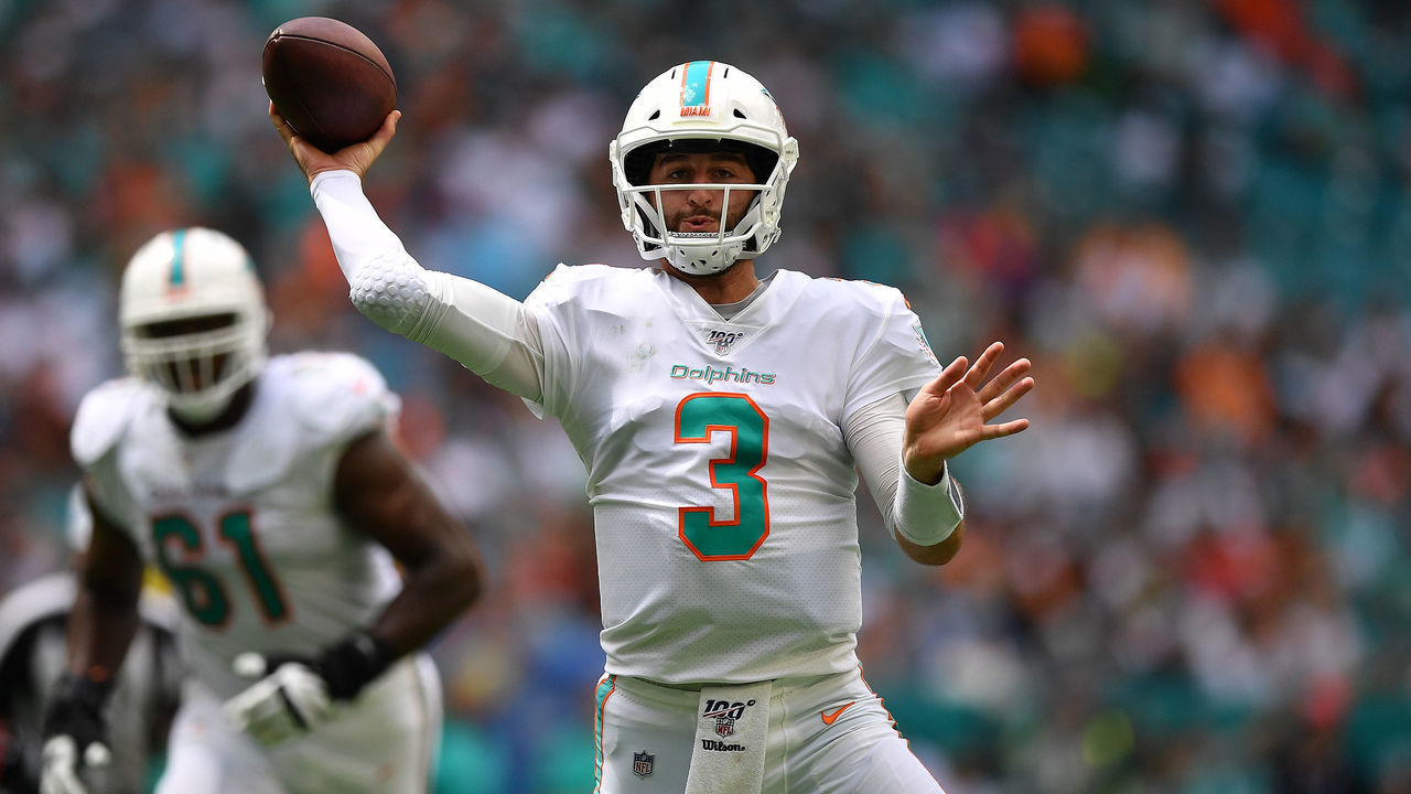 MIAMI, FLORIDA - SEPTEMBER 29: Josh Rosen #3 of the Miami Dolphins looks to pass in the second quarter against the Los Angeles Chargers at Hard Rock Stadium on September 29, 2019 in Miami, Florida.
