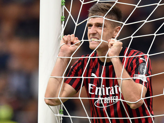 MILAN, ITALY - SEPTEMBER 21: Krzysztof Piatek of Milan shows his dejection during the Serie A match between AC Milan and FC Internazionale at Stadio Giuseppe Meazza on September 21, 2019 in Milan, Italy.