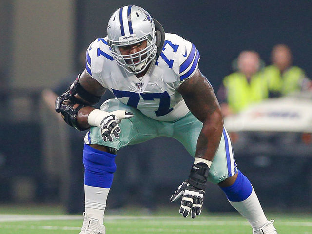 ARLINGTON, TX - SEPTEMBER 08: Dallas Cowboys Offensive Tackle Tyron Smith (77) sets at the line of scrimmage during the game between the New York Giants and the Dallas Cowboys on September 8, 2019 at AT&T Stadium in Arlington, TX.