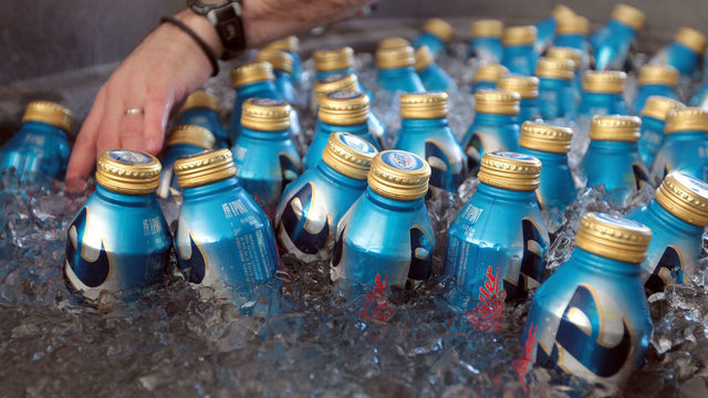 ARLINGTON, TX - FEBRUARY 06: A vendor sells beer before the Green Bay Packers play against the Pittsburgh Steelers in Super Bowl XLV at Cowboys Stadium on February 6, 2011 in Arlington, Texas.