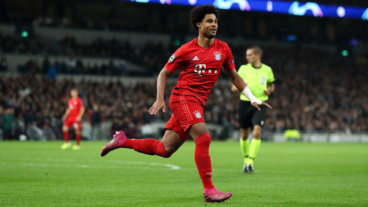 LONDON, ENGLAND - OCTOBER 01: Serge Gnabry of Bayern Munich celebrates after scoring a goal to make it 1-4 during the UEFA Champions League group B match between Tottenham Hotspur and Bayern Muenchen at Tottenham Hotspur Stadium on October 1, 2019 in London, United Kingdom.