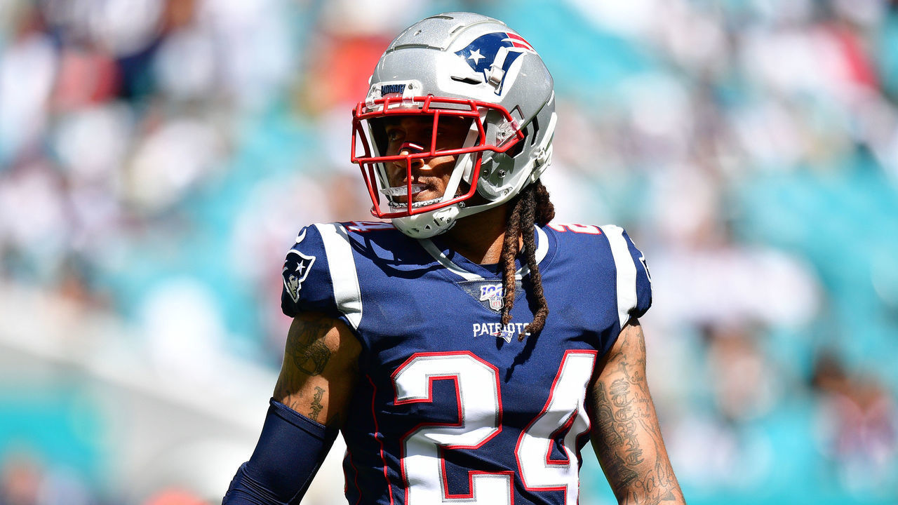 MIAMI, FLORIDA - SEPTEMBER 15: Stephon Gilmore #24 of the New England Patriots in action against the Miami Dolphins at Hard Rock Stadium on September 15, 2019 in Miami, Florida.