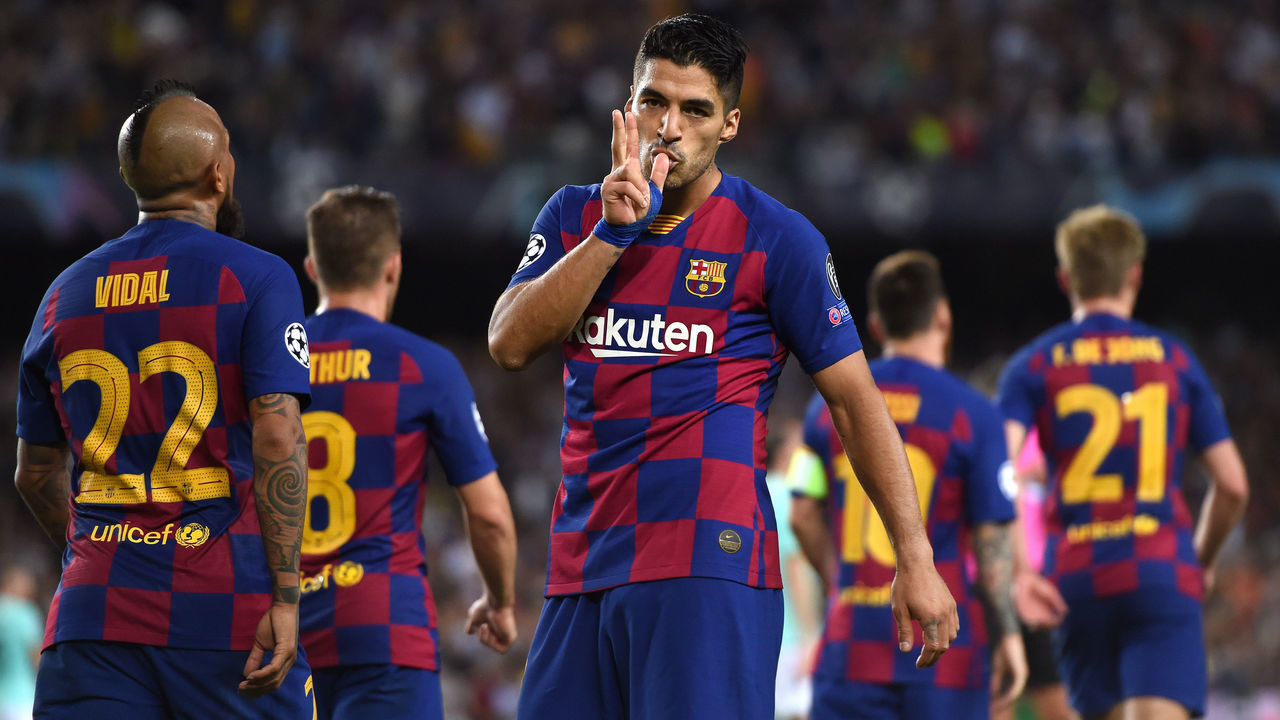 BARCELONA, SPAIN - OCTOBER 02: Luis Suarez of FC Barcelona celebrates after he scores his sides second goal during the UEFA Champions League group F match between FC Barcelona and FC Internazionale at Camp Nou on October 02, 2019 in Barcelona, Spain.