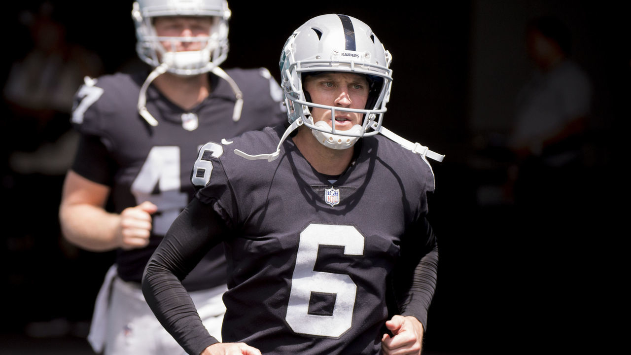 MIAMI GARDENS, FL - SEPTEMBER 23: Oakland Raiders Kicker Mike Nugent (6) during the NFL football game between the Oakland Raiders and the Miami Dolphins on September 23, 2018, at the Hard Rock Stadium in Miami Gardens, FL.
