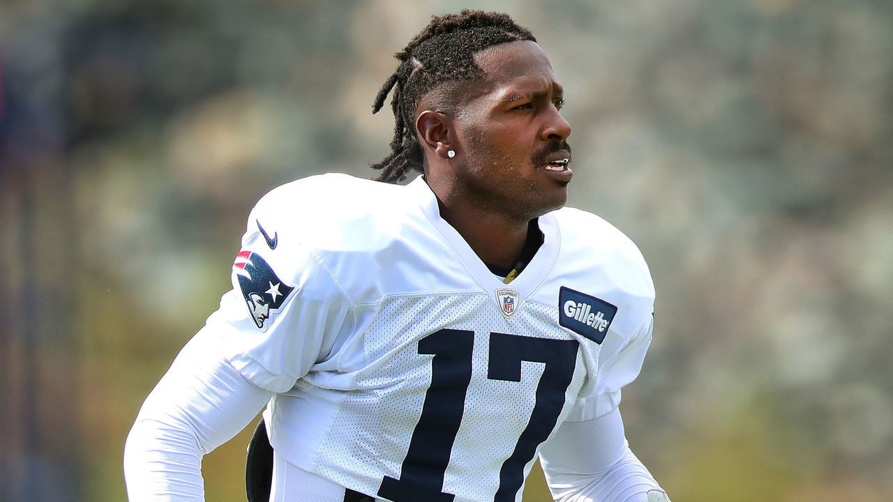 FOXBOROUGH, MA - SEPTEMBER 18: New England Patriots wide receiver Antonio Brown runs onto the practice field during New England Patriots practice at Gillette Stadium in Foxborough, MA on Sep. 18, 2019.