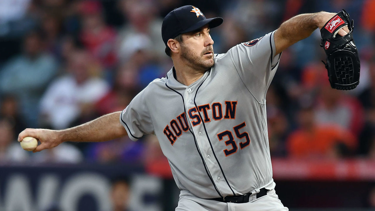ANAHEIM, CA - SEPTEMBER 28: Houston Astros pitcher Justin Verlander (35) in action during the first inning of a game against the Los Angeles Angels played on September 28, 2019 at Angel Stadium of Anaheim in Anaheim, CA.