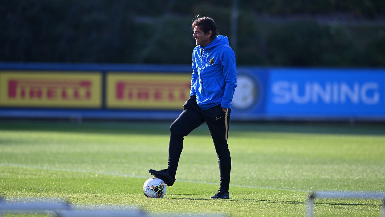 COMO, ITALY - OCTOBER 04: Head Coach FC Internazionale Antonio Conte looks on during a FC Internazionale training session at Appiano Gentile on October 4, 2019 in Como, Italy.