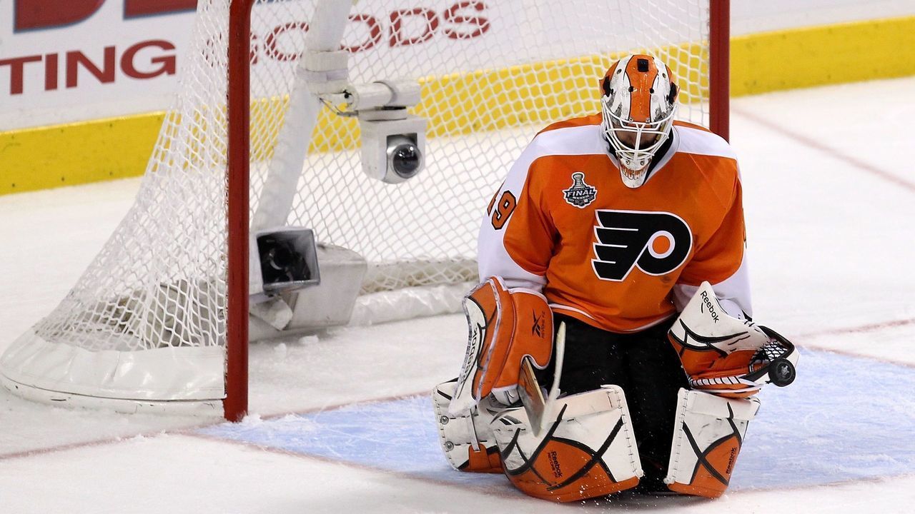 PHILADELPHIA - JUNE 04: Michael Leighton #49 of the Philadelphia Flyers minds the net in Game Four of the 2010 NHL Stanley Cup Final against the Chicago Blackhawks at Wachovia Center on June 4, 2010 in Philadelphia, Pennsylvania.