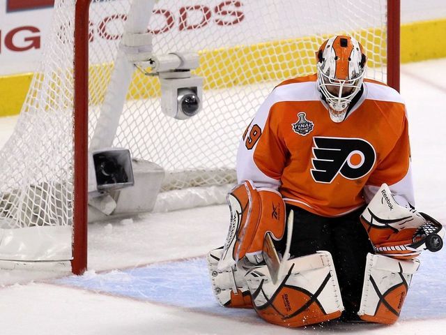 PHILADELPHIA - JUNE 04: Michael Leighton #49 of the Philadelphia Flyers minds the net in Game Four of the 2010 NHL Stanley Cup Final against the Chicago Blackhawks at Wachovia Center on June 4, 2010 in Philadelphia, Pennsylvania.
