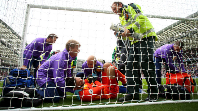 BRIGHTON, ENGLAND - OCTOBER 05: Hugo Lloris of Tottenham Hotspur receives medical treatment during the Premier League match between Brighton & Hove Albion and Tottenham Hotspur at American Express Community Stadium on October 05, 2019 in Brighton, United Kingdom.