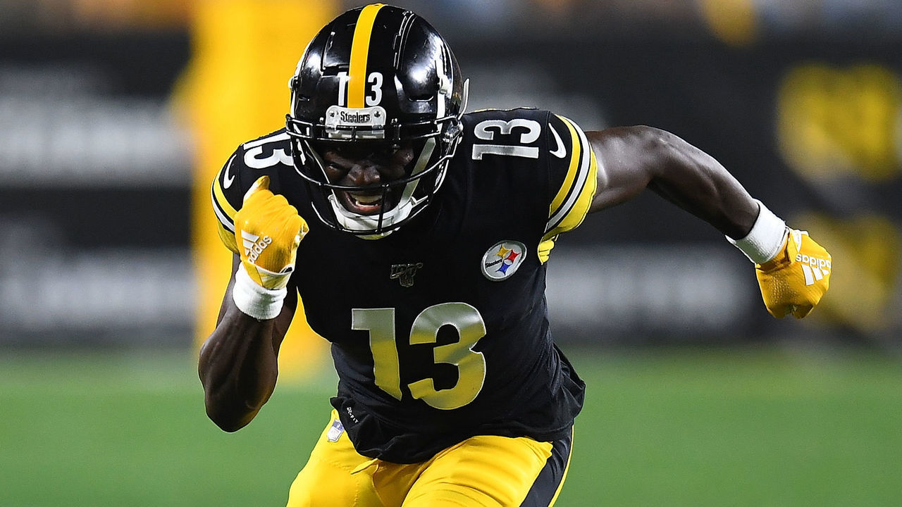PITTSBURGH, PA - SEPTEMBER 30: James Washington #13 of the Pittsburgh Steelers in action during the game against the Cincinnati Bengals at Heinz Field on September 30, 2019 in Pittsburgh, Pennsylvania.