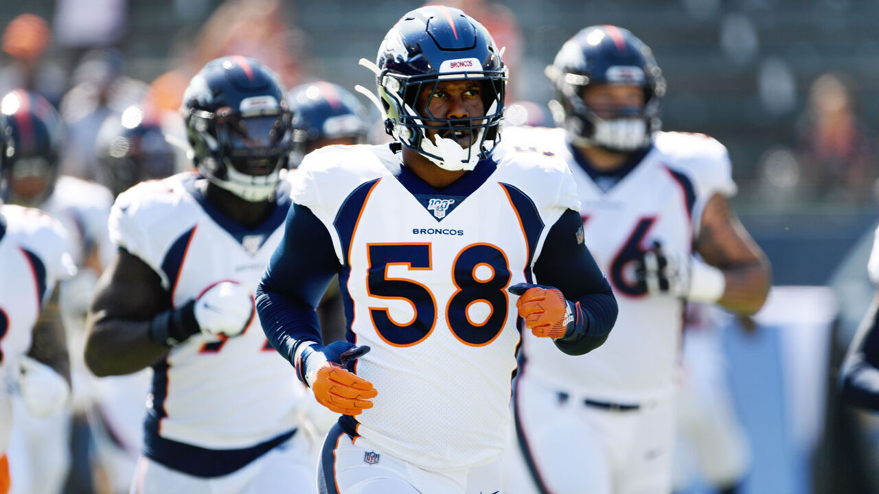 CARSON, CA - OCTOBER 6: Denver Broncos outside linebacker Von Miller #58 before the Denver Broncos take on the Los Angeles Chargers at Dignity Health Sports Park in Carson, California on October 6, 2019.