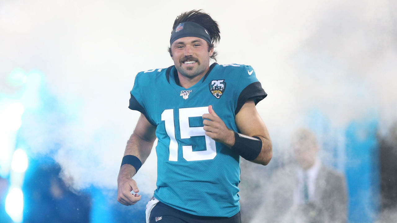 JACKSONVILLE, FL - SEPTEMBER 19: Jacksonville Jaguars Quarterback Gardner Minshew II (15) during the game between the Tennessee Titans and the Jacksonville Jaguars on September 19, 2019 at TIAA Bank Field in Jacksonville, Fl.