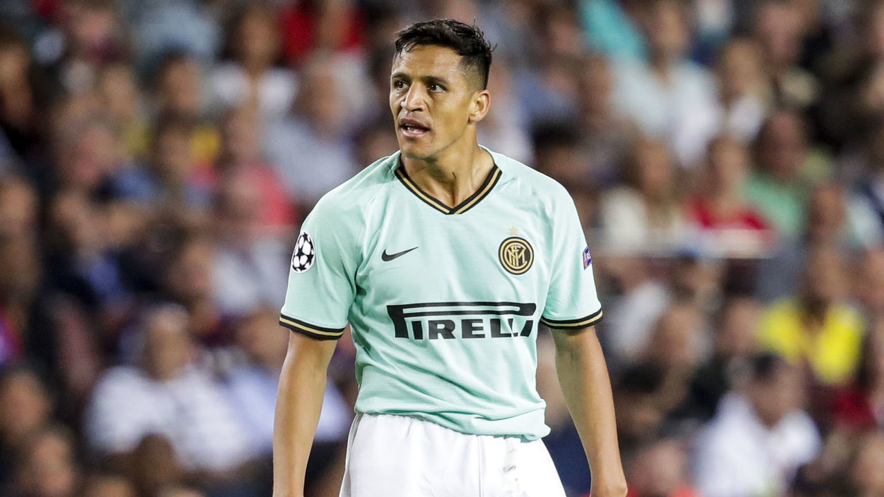 BARCELONA, SPAIN - OCTOBER 2: Alexis Sanchez of Internazionale during the UEFA Champions League match between FC Barcelona v Internazionale at the Camp Nou on October 2, 2019 in Barcelona Spain