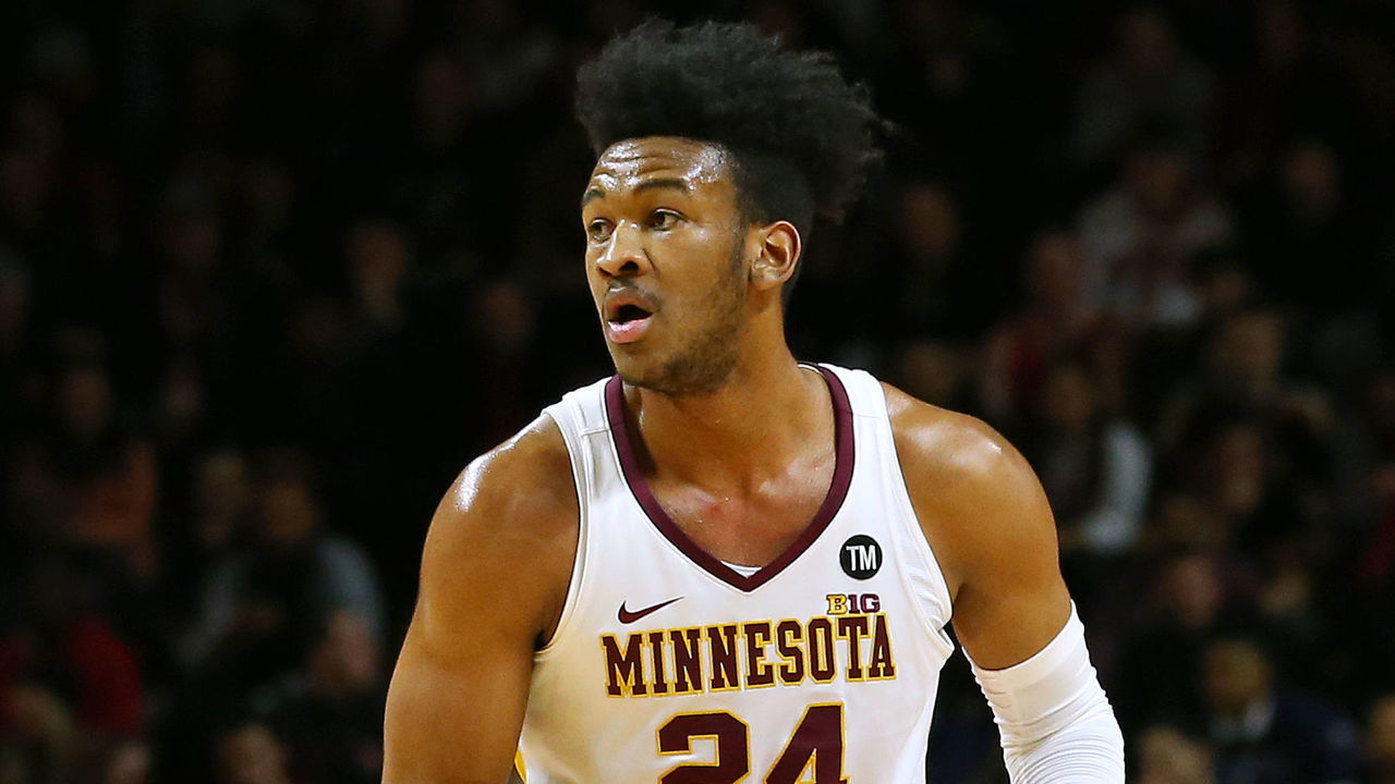 PISCATAWAY, NJ - FEBRUARY 24: Eric Curry #24 of the Minnesota Golden Gophers in action against the Rutgers Scarlet Knights during a game at Rutgers Athletic Center on February 24, 2019 in Piscataway, New Jersey.
