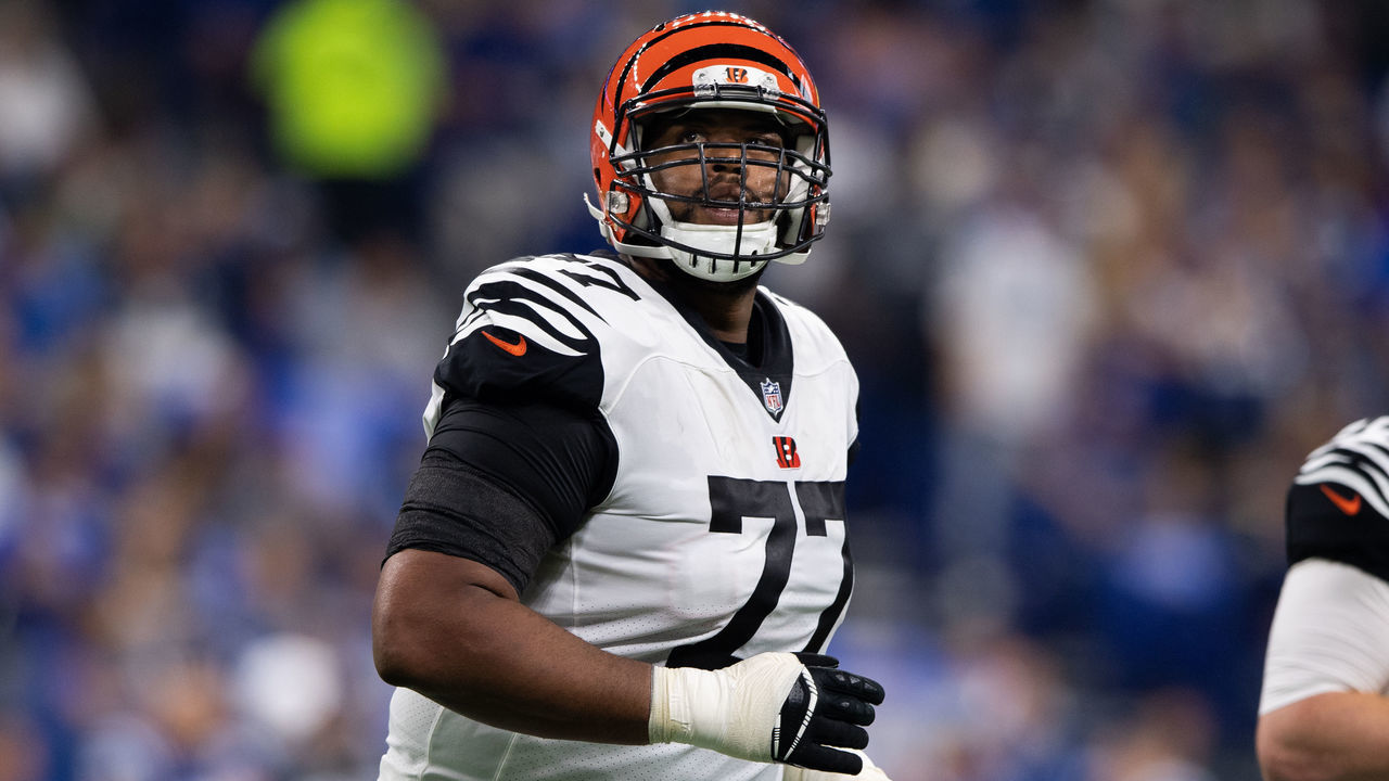 INDIANAPOLIS, IN - SEPTEMBER 09: Cincinnati Bengals tackle Cordy Glenn (77) watches a replay on the video board during the NFL game between the Indianapolis Colts and Cincinnati Bengals on September 9, 2018, at Lucas Oil Stadium in Indianapolis, IN.