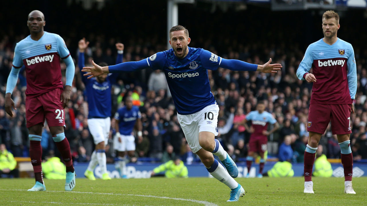 LIVERPOOL, ENGLAND - OCTOBER 19: Gylfi Sigurdsson of Everton celebrates scoring his team's second goal during the Premier League match between Everton FC and West Ham United at Goodison Park on October 19, 2019 in Liverpool, United Kingdom.