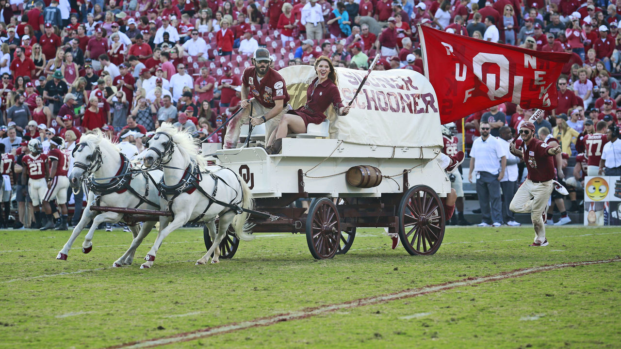 NORMAN, OK - SEPTEMBER 29: The Oklahoma Sooners Sooner Schooner takes to the field after a touchdown against the Baylor Bears at Gaylord Family Oklahoma Memorial Stadium on September 29, 2018 in Norman, Oklahoma. Oklahoma defeated Baylor 66-33. *** Local Caption ***