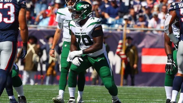 FOXBOROUGH, MA - SEPTEMBER 22: New York Jets offensive guard Kelechi Osemele (70) during the first quarter of the National Football League game between the New England Patriots and the New York Jets on September 22, 2019 at Gilette Stadium in Foxborough, MA.