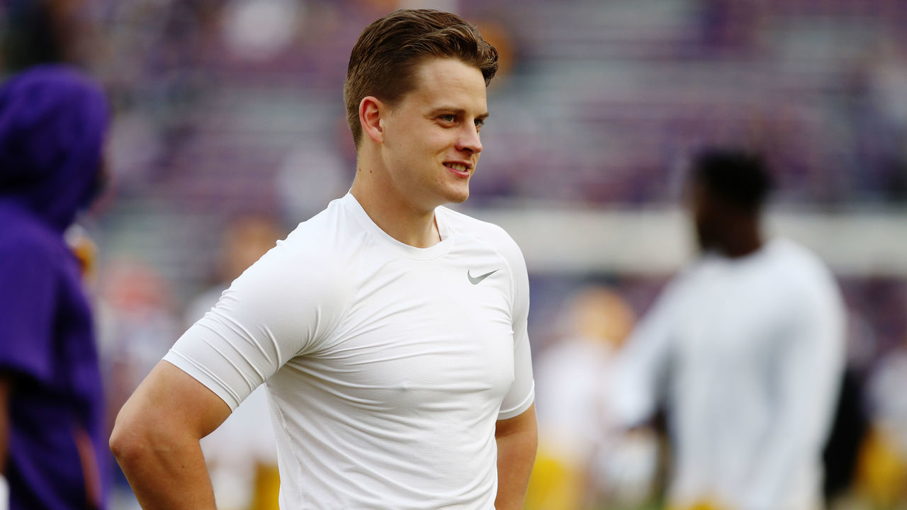 BATON ROUGE, LOUISIANA - OCTOBER 12: Quarterback Joe Burrow #9 of the LSU Tigers warms up prior to the game against the Florida Gators at Tiger Stadium on October 12, 2019 in Baton Rouge, Louisiana.