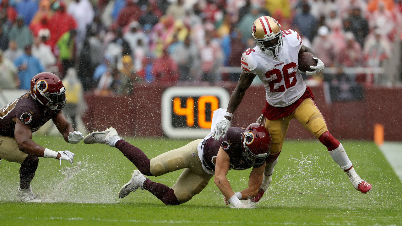 LANDOVER, MARYLAND - OCTOBER 20: Tevin Coleman #26 of the San Francisco 49ers runs with the ball against the Washington Redskins during the first half in the game at FedExField on October 20, 2019 in Landover, Maryland.