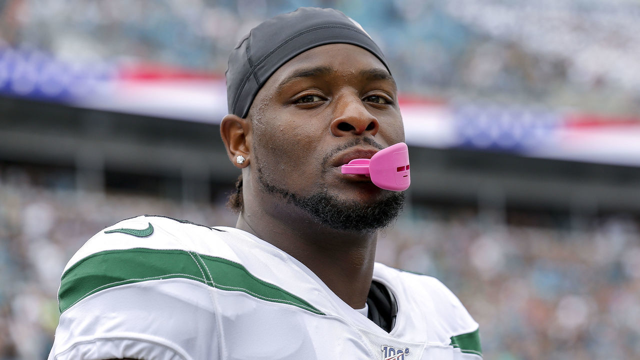 JACKSONVILLE, FL - OCTOBER 27: Running back Le'Veon Bell #26 of the New York Jets looks on before the game against the Jacksonville Jaguars at TIAA Bank Field on October 27, 2019 in Jacksonville, Florida. The Jaguars defeated The Jets 29 to 15.