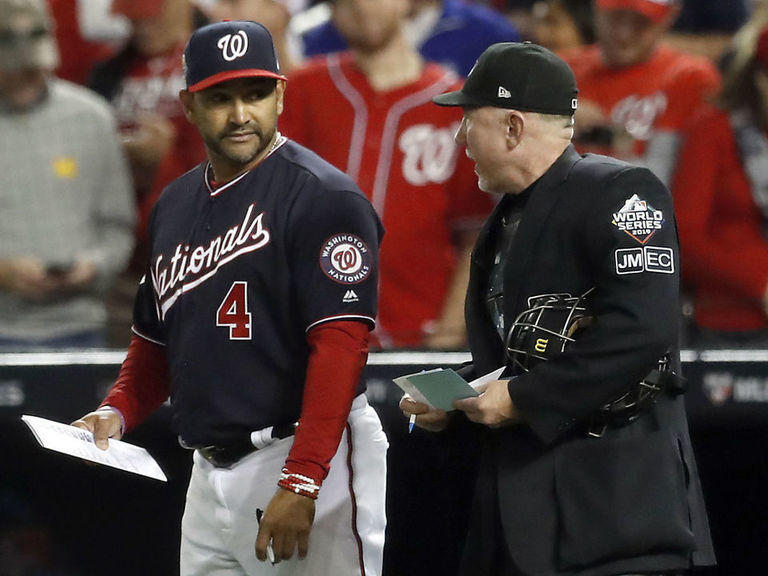 World Series umpire Lance Barksdale's pivotal moment