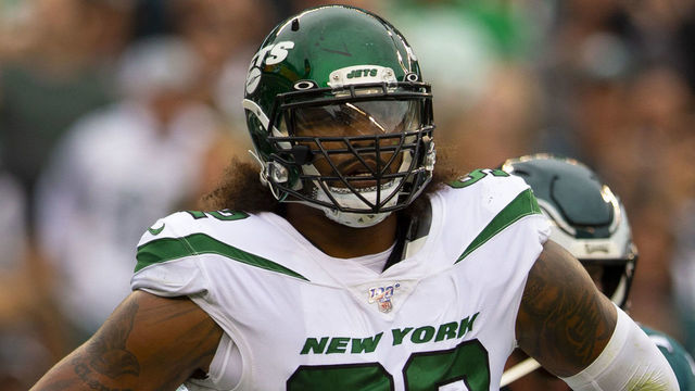 PHILADELPHIA, PA - OCTOBER 06: Leonard Williams #92 of the New York Jets looks on against the Philadelphia Eagles at Lincoln Financial Field on October 6, 2019 in Philadelphia, Pennsylvania.