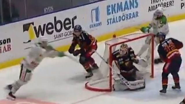 Watch: Canucks prospect Hoglander scores insane lacrosse-style goal