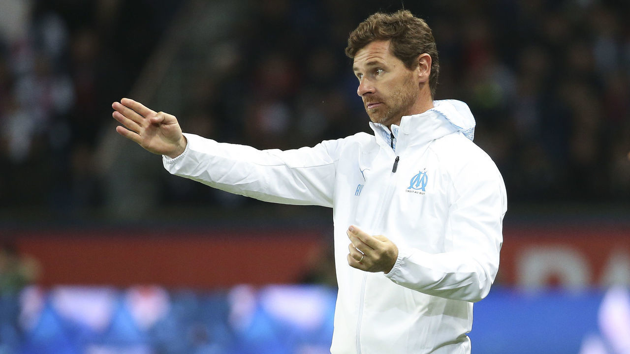 PARIS, FRANCE - OCTOBER 27: Coach of Marseille Andre Villas-Boas during the Ligue 1 match between Paris Saint-Germain (PSG) and Olympique de Marseille at Parc des Princes stadium on October 27, 2019 in Paris, France.