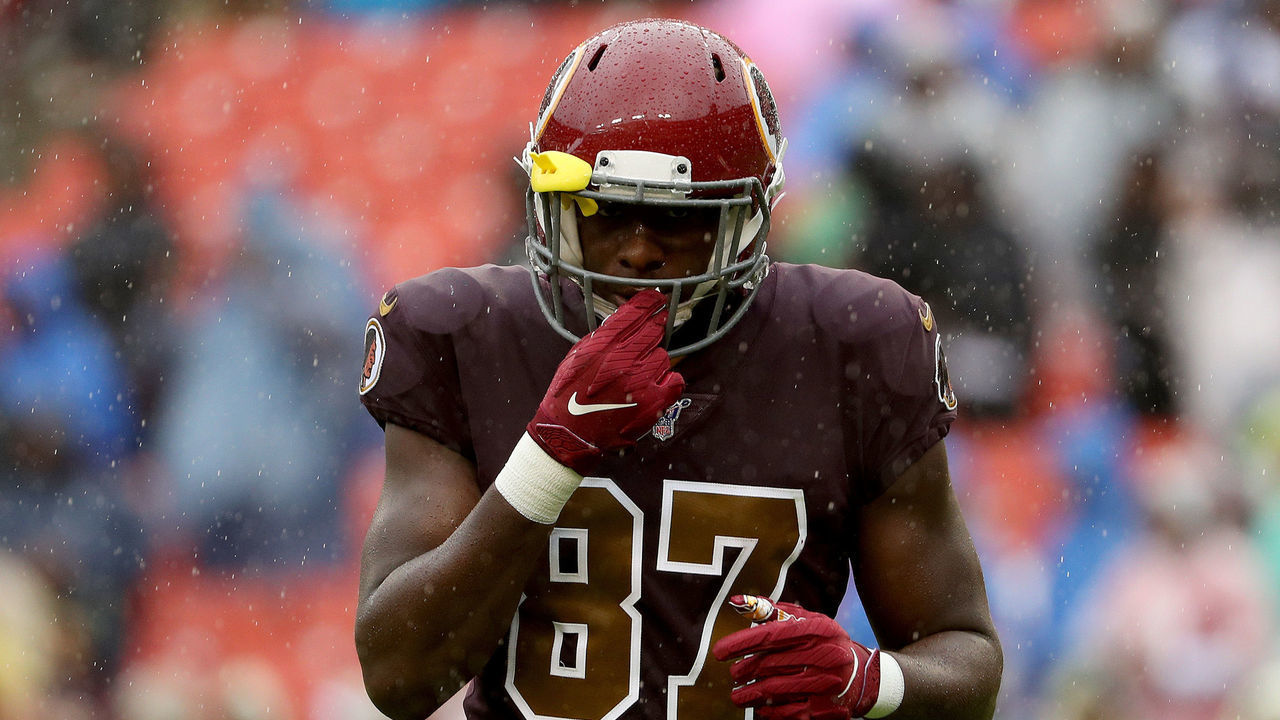 LANDOVER, MARYLAND - OCTOBER 20: Jeremy Sprinkle #87 of the Washington Redskins looks on against the San Francisco 49ers during the first quarter in the game at FedExField on October 20, 2019 in Landover, Maryland.