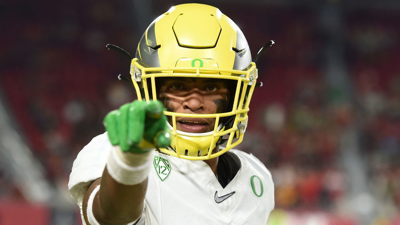 LOS ANGELES, CA - NOVEMBER 02: Oregon (80) Bryan Addison (WR) celebrates after an Oregon touchdown during a college football game between the Oregon Ducks and the USC Trojans on November 02, 2019, at the Los Angeles Memorial Coliseum in Los Angeles, CA.