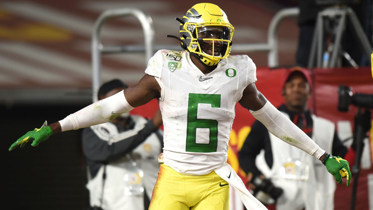 LOS ANGELES, CA - NOVEMBER 02: Oregon (6) Juwan Johnson (WR) celebrates after scoring a touchdown during a college football game between the Oregon Ducks and the USC Trojans on November 02, 2019, at the Los Angeles Memorial Coliseum in Los Angeles, CA.