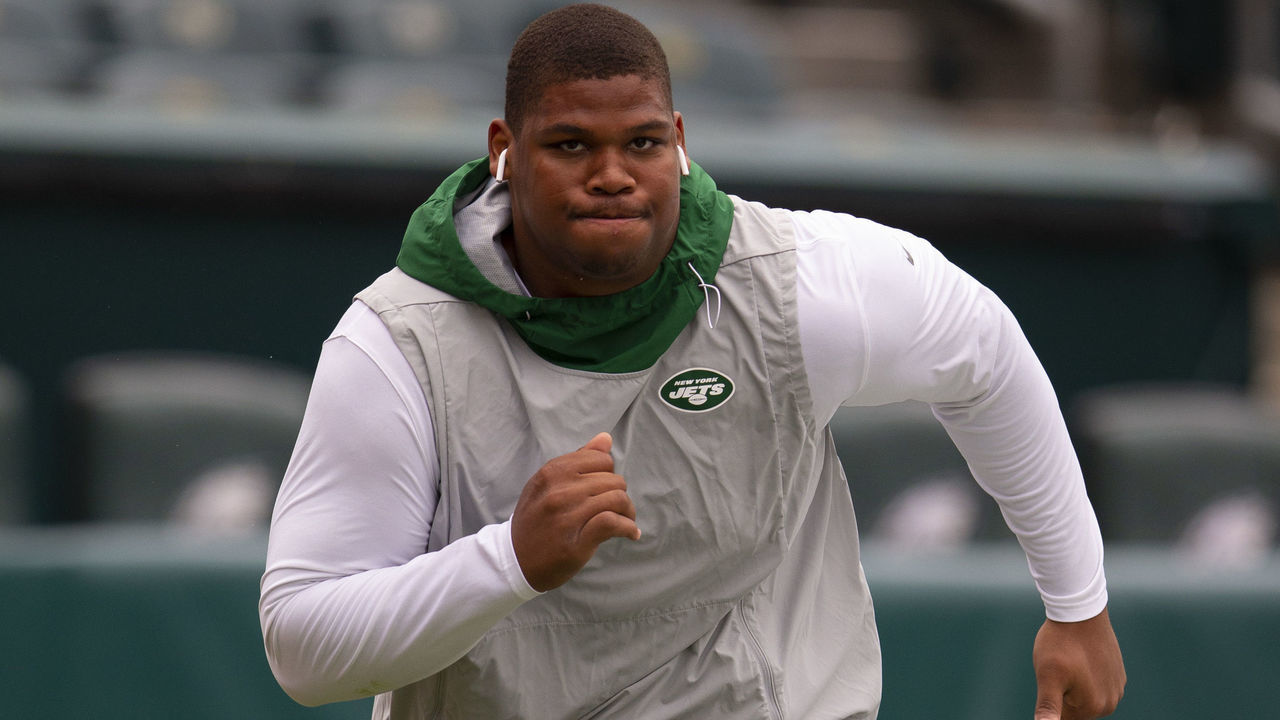 PHILADELPHIA, PA - OCTOBER 06: Quinnen Williams #95 of the New York Jets warms up prior to the game against the Philadelphia Eagles at Lincoln Financial Field on October 6, 2019 in Philadelphia, Pennsylvania.