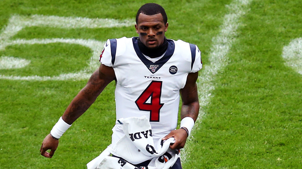 LONDON, ENGLAND - NOVEMBER 03: Deshaun Watson #4 of the Houston Texans warms up prior to the NFL match between the Houston Texans and Jacksonville Jaguars at Wembley Stadium on November 03, 2019 in London, England.
