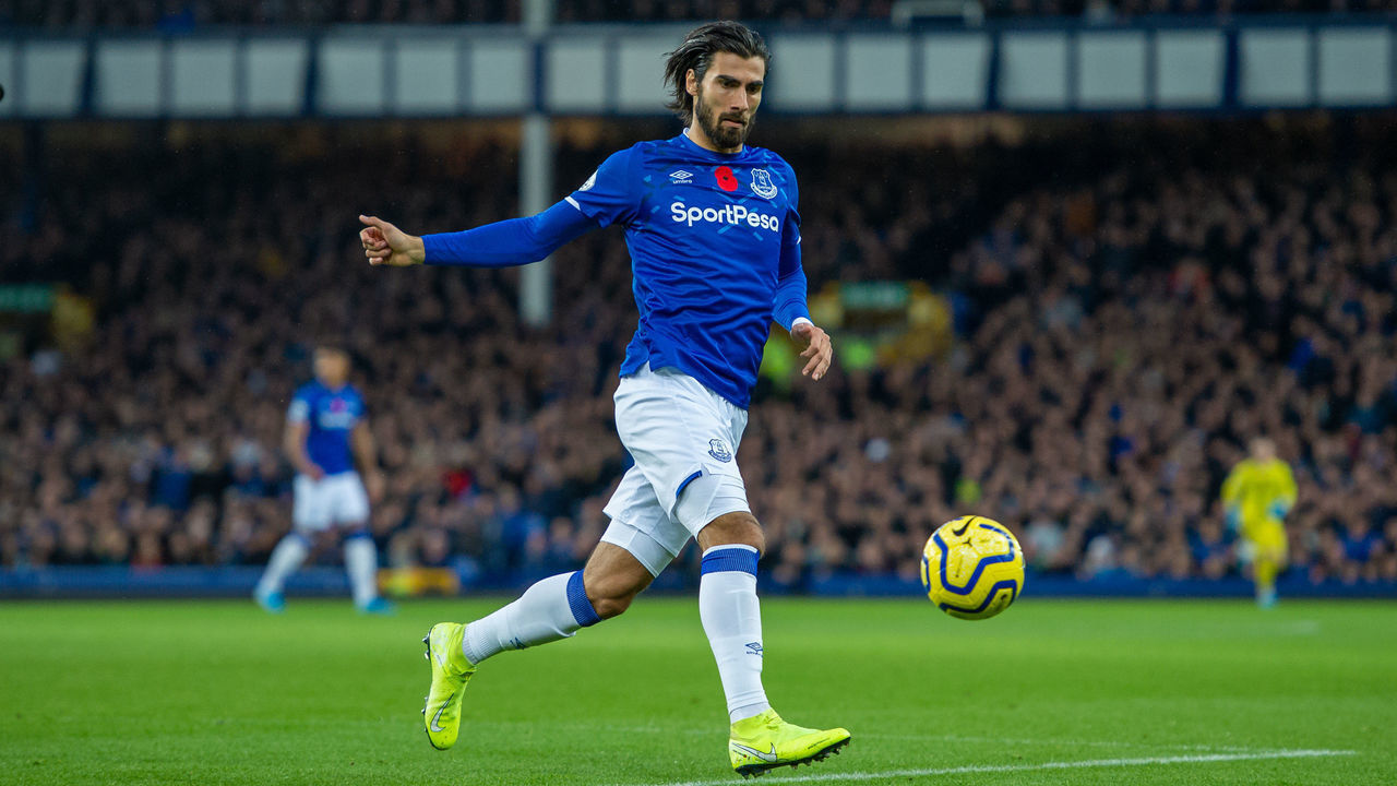 LIVERPOOL, ENGLAND - NOVEMBER 03: Andre Gomes of Everton in action during the Premier League match between Everton FC and Tottenham Hotspur at Goodison Park on November 03, 2019 in Liverpool, United Kingdom.
