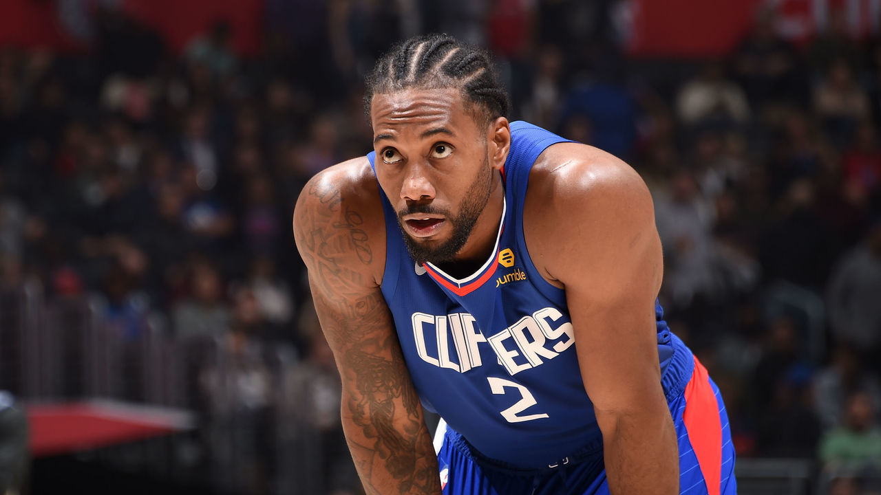 LOS ANGELES, CA - NOVEMBER 3: Kawhi Leonard #2 of the LA Clippers looks on during a game against the LA Clippers on November 3, 2019 at STAPLES Center in Los Angeles, California. NOTE TO USER: User expressly acknowledges and agrees that, by downloading and/or using this Photograph, user is consenting to the terms and conditions of the Getty Images License Agreement. Mandatory Copyright Notice: Copyright 2019 NBAE