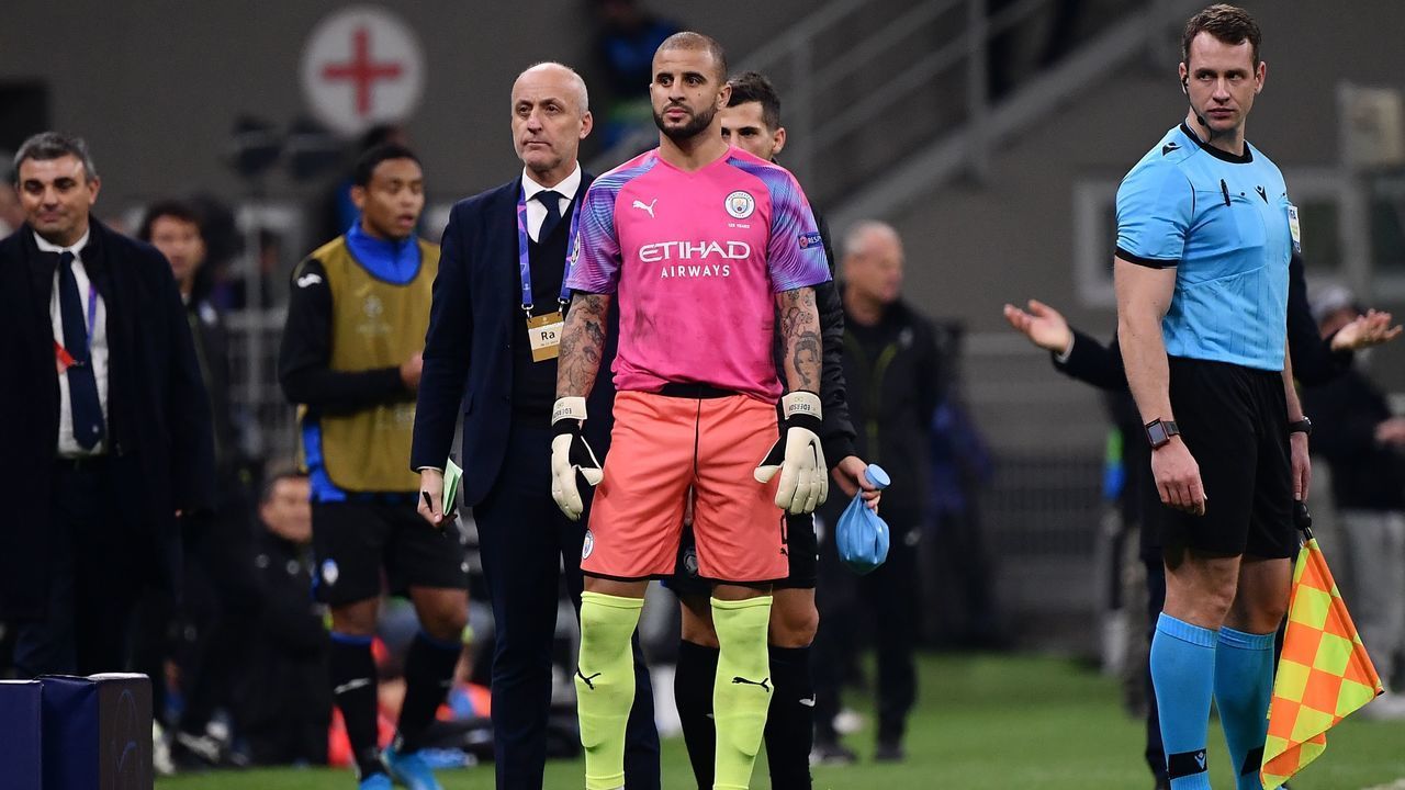 Manchester City's English defender Kyle Walker (C) prepares to enter the pitch as a replacing goalkeeper during the UEFA Champions League Group C football match Atalanta Bergamo vs Manchester City on November 6, 2019 at the San Siro stadium in Milan.
