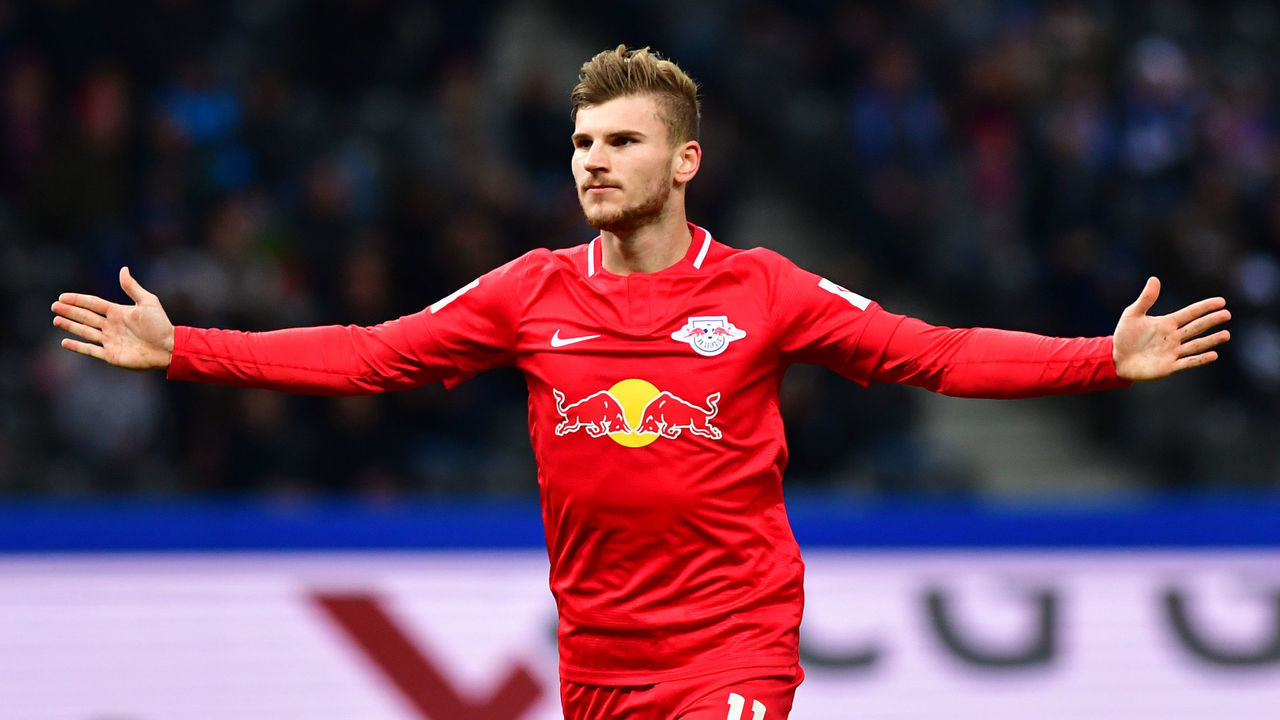 09 November 2019, Berlin: Soccer: Bundesliga, Hertha BSC - RB Leipzig, 11th matchday in the Olympic Stadium. Leipzig's Timo Werner rejoices after his equalizing goal scored by penalty to 1:1... Photo: Soeren Stache/dpa-Zentralbild/dpa - IMPORTANT NOTE: In accordance with the requirements of the DFL Deutsche Fußball Liga or the DFB Deutscher Fußball-Bund, it is prohibited to use or have used photographs taken in the stadium and/or the match in the form of sequence images and/or video-like photo sequences.