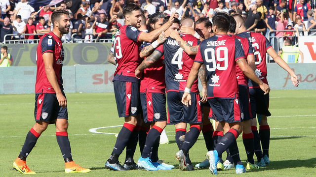 CAGLIARI, ITALY - OCTOBER 20: Radja Nainggolan of Cagliari celebrates his goal 1-0 during the Serie A match between Cagliari Calcio and SPAL at Sardegna Arena on October 20, 2019 in Cagliari, Italy.