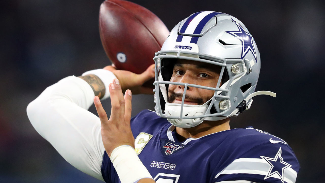 ARLINGTON, TEXAS - NOVEMBER 10: Dak Prescott #4 of the Dallas Cowboys warms up before the game against the Minnesota Vikings at AT&T Stadium on November 10, 2019 in Arlington, Texas.