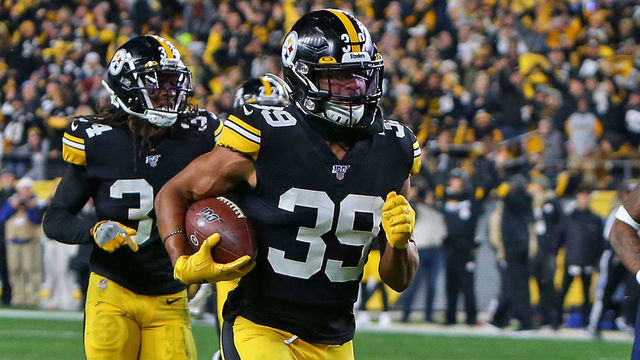 PITTSBURGH, PA - NOVEMBER 10: Minkah Fitzpatrick #39 of the Pittsburgh Steelers recovers a fumble for a 43 yard touchdown in the first half against the Los Angeles Rams on November 10, 2019 at Heinz Field in Pittsburgh, Pennsylvania.