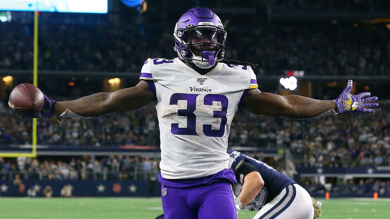 ARLINGTON, TEXAS - NOVEMBER 10: Dalvin Cook #33 of the Minnesota Vikings scores a touchdown in the third quarter against the Dallas Cowboys at AT&T Stadium on November 10, 2019 in Arlington, Texas.