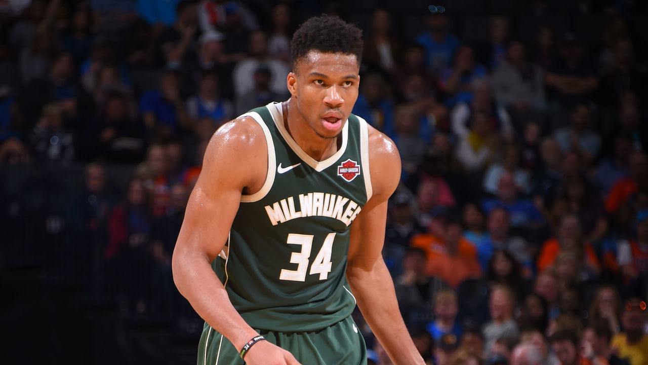 OKLAHOMA CITY, OK- NOVEMBER 10: Giannis Antetokounmpo #34 of the Milwaukee Bucks handles the ball against the Oklahoma City Thunder on November 10, 2019 at Chesapeake Energy Arena in Oklahoma City, Oklahoma. Mandatory Copyright Notice: Copyright 2019 NBAE